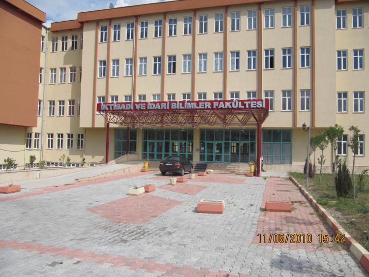 Niğde Üniversitesi Giriş Saçağı 